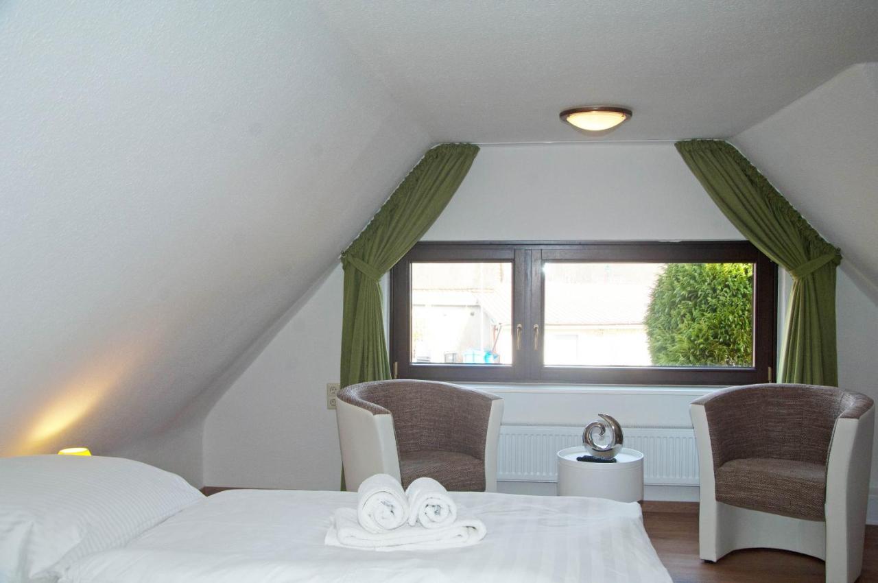 Wg Bernstein - Reetdachhaus - Ruhe Und Seeblick Sellin  Exterior photo
