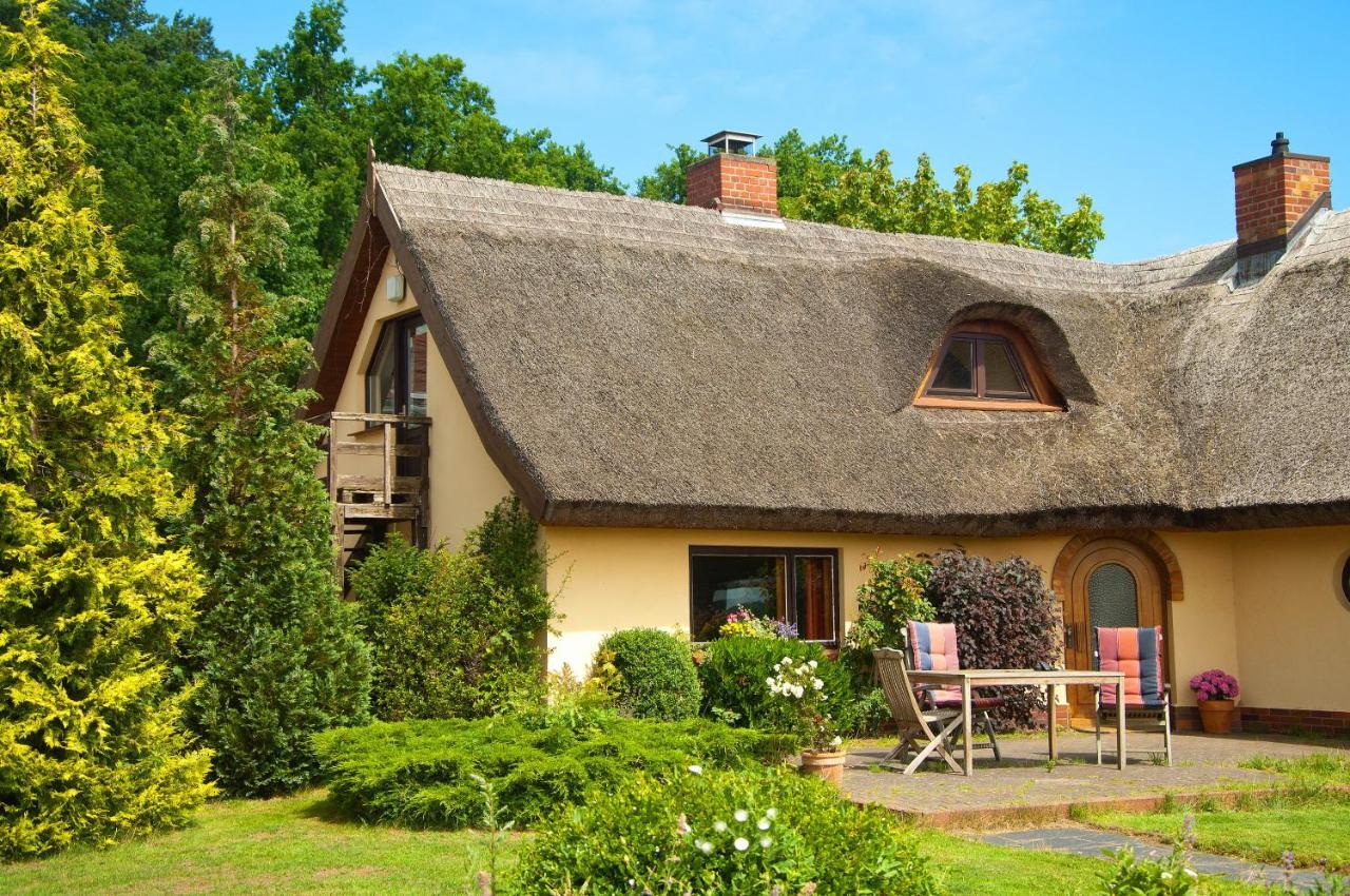 Wg Bernstein - Reetdachhaus - Ruhe Und Seeblick Sellin  Exterior photo