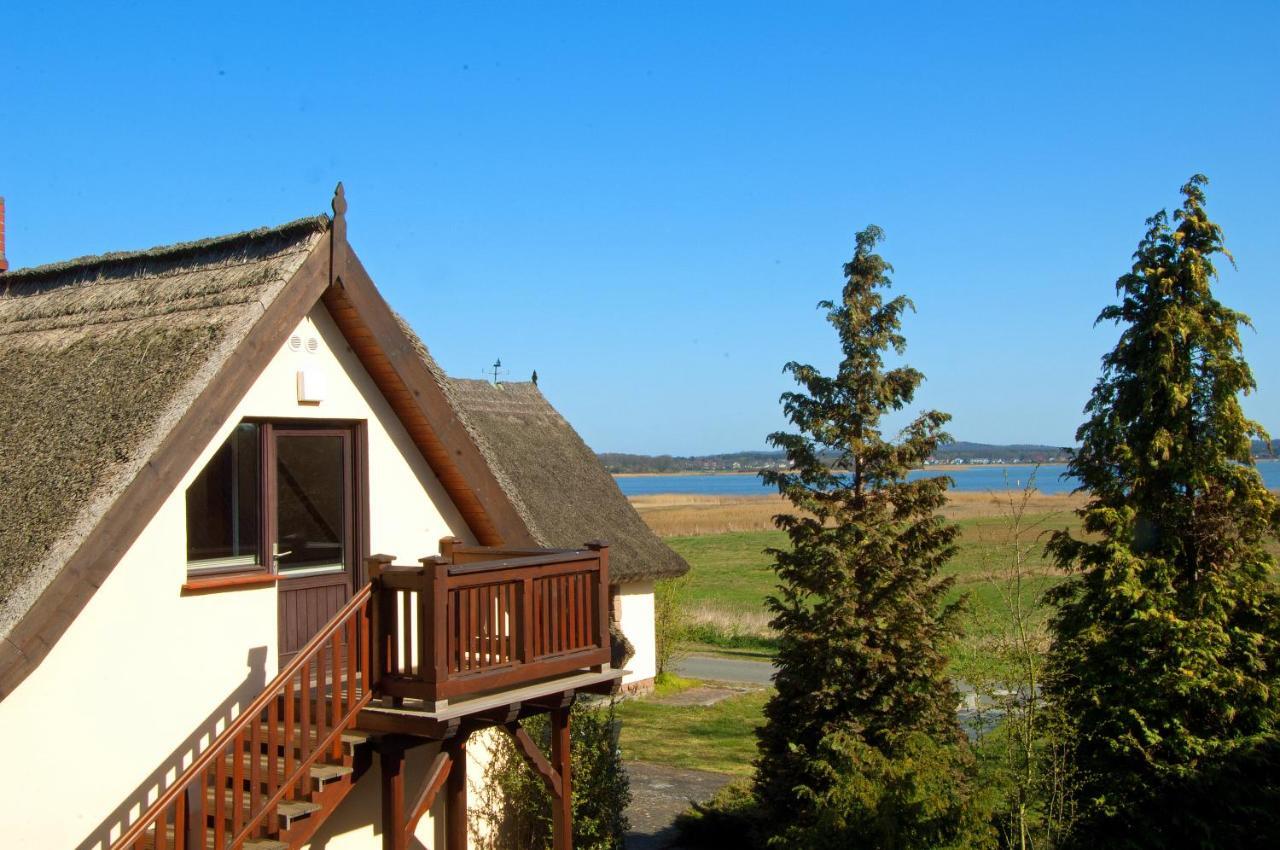 Wg Bernstein - Reetdachhaus - Ruhe Und Seeblick Sellin  Exterior photo